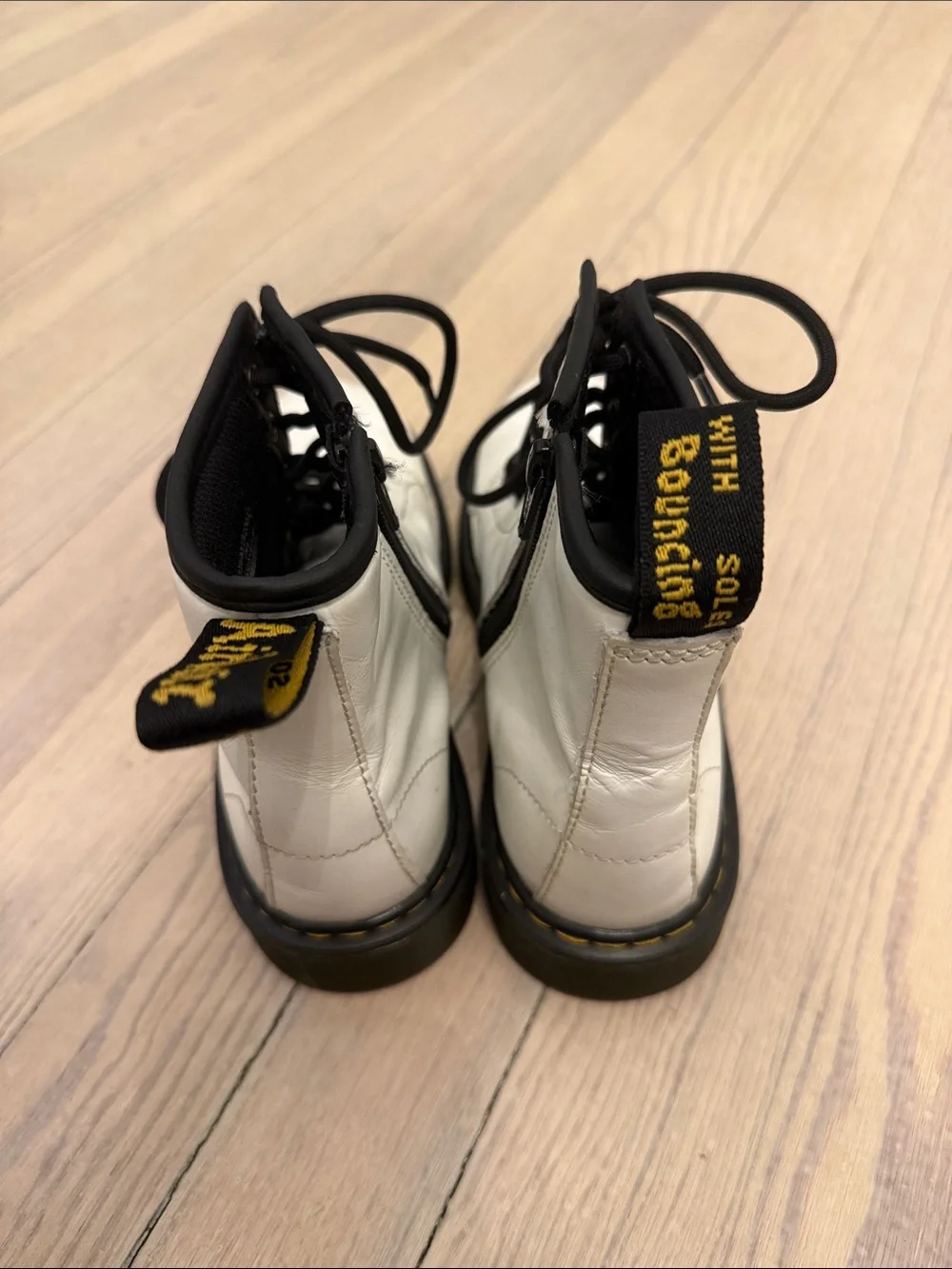 DR. MARTENS Girl’s 1460J Junior White Leather Lace Up Combat Boots Size 3